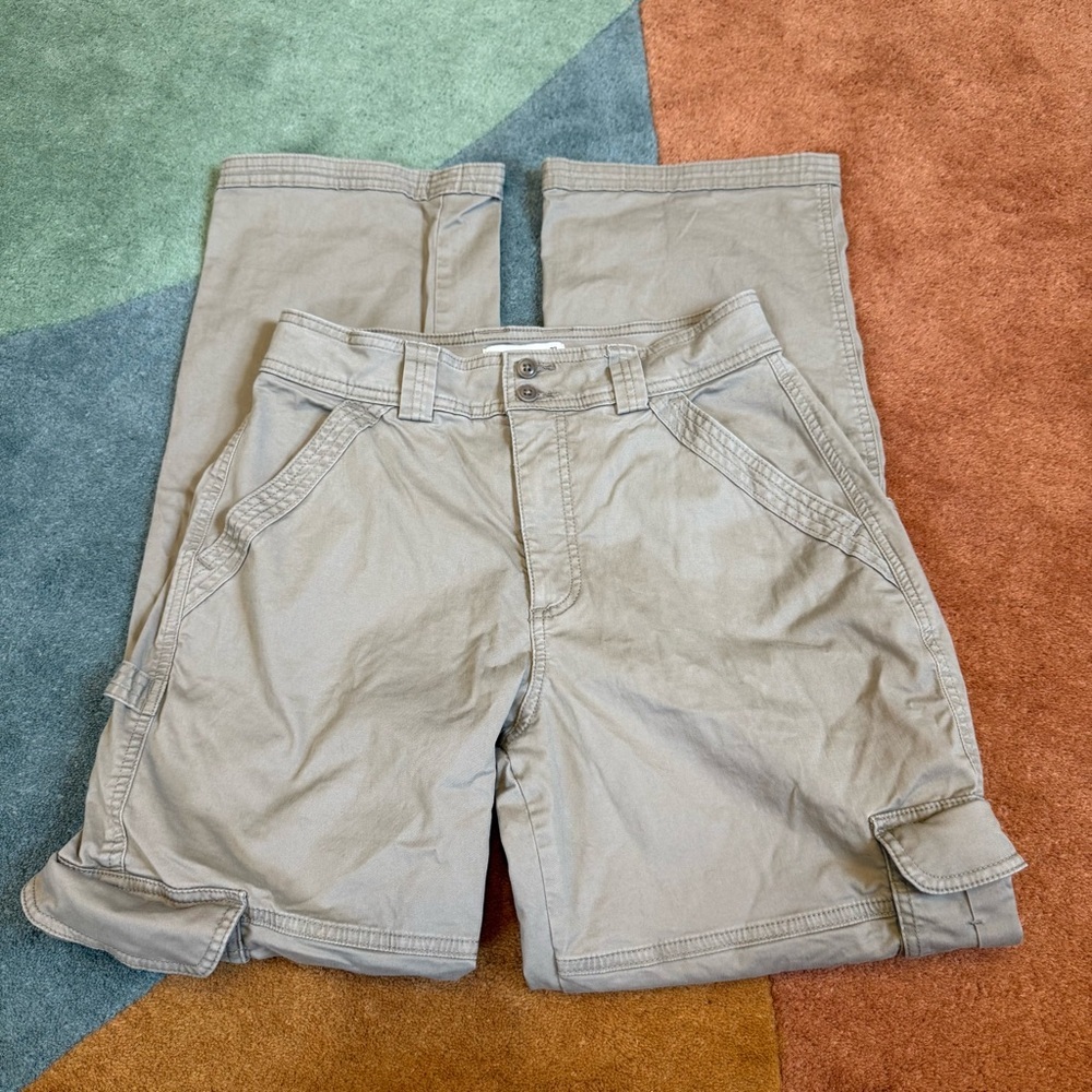 Abercrombie and Fitch Curve Love Cream Relaxed Cargo Pants - Picture 2 of 4